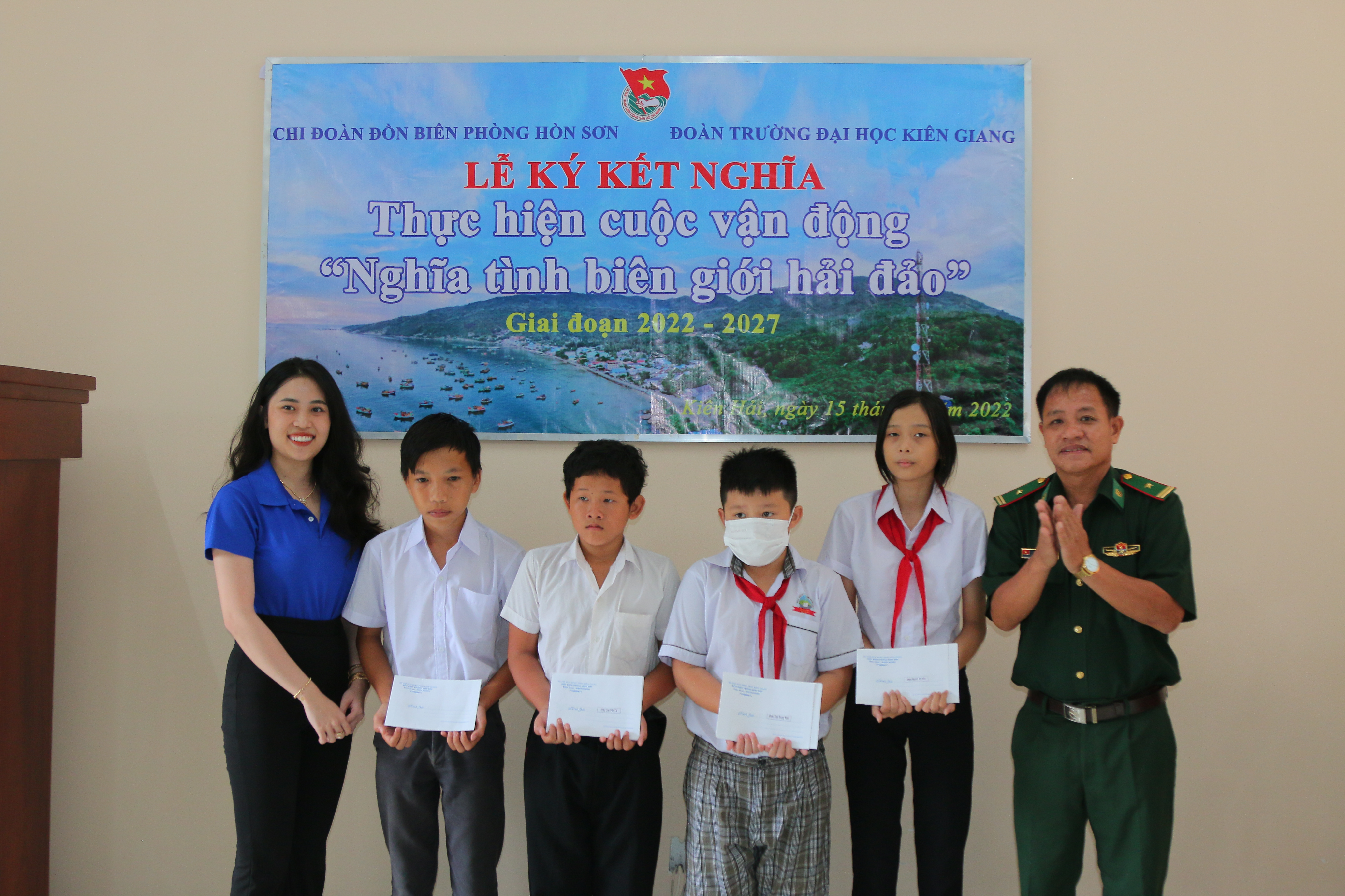 Tuổi trẻ Trường Đại học Kiên Giang vun đắp nghĩa tình biên giới hải đảo 