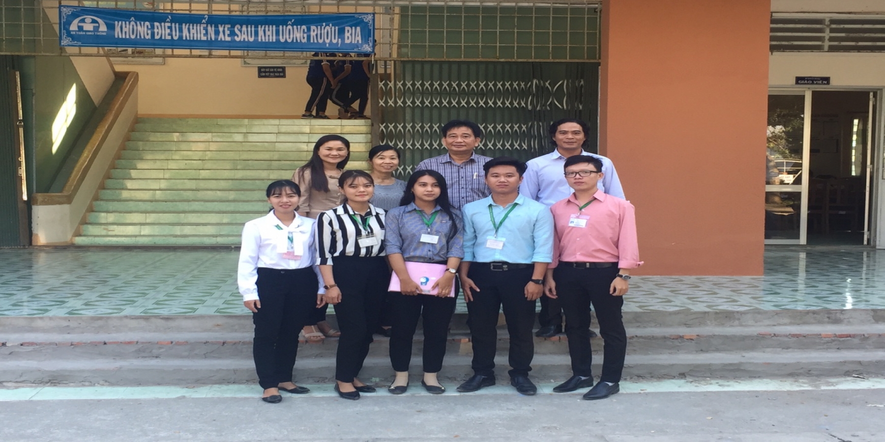 Đi thăm sinh viên ngành SP Toán thực tập Sư phạm tại các trường THPT tỉnh Kiên Giang