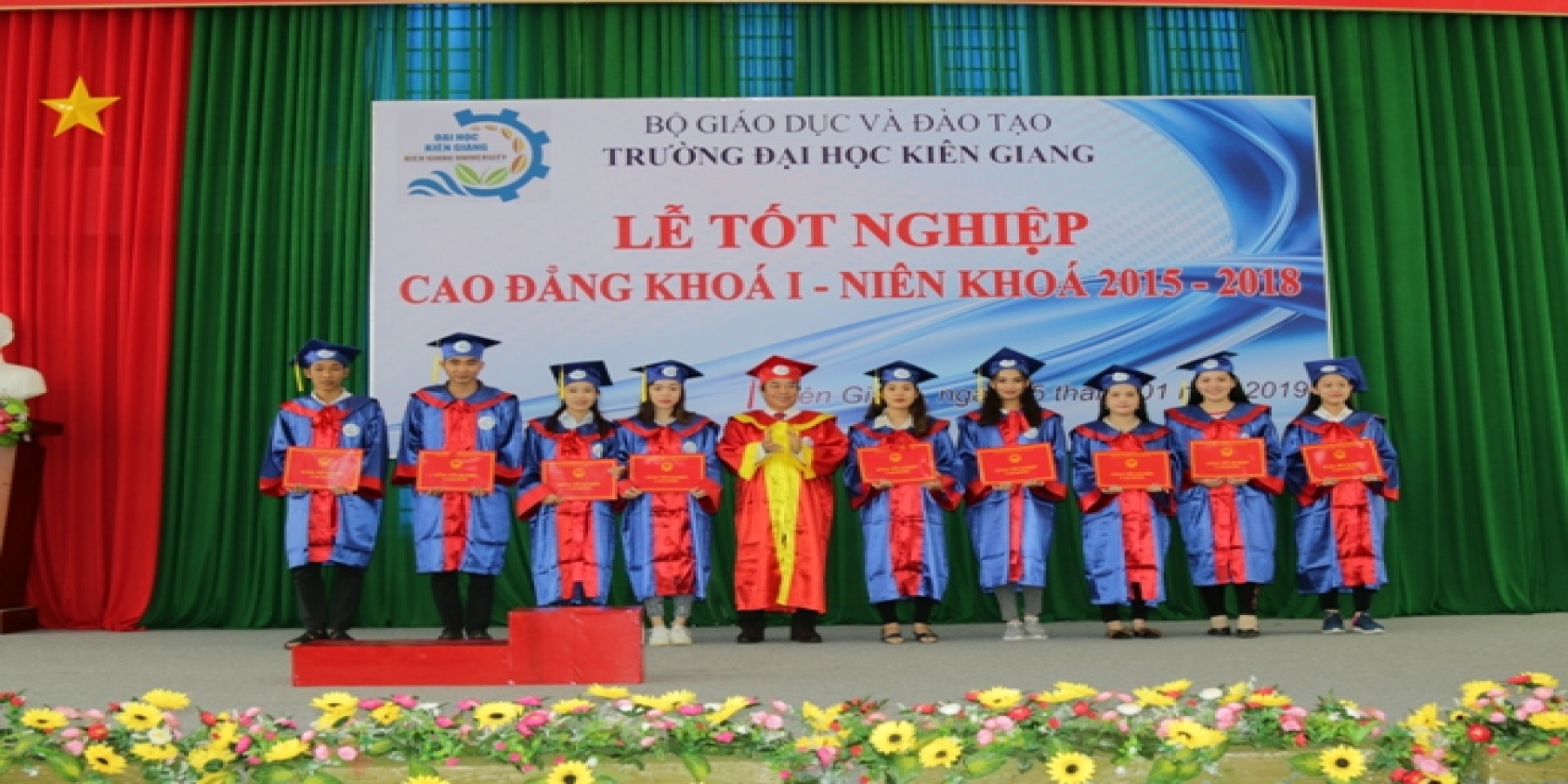 Lễ tốt nghiệp Cao đẳng Khóa I – Niên khóa 2015 – 2018