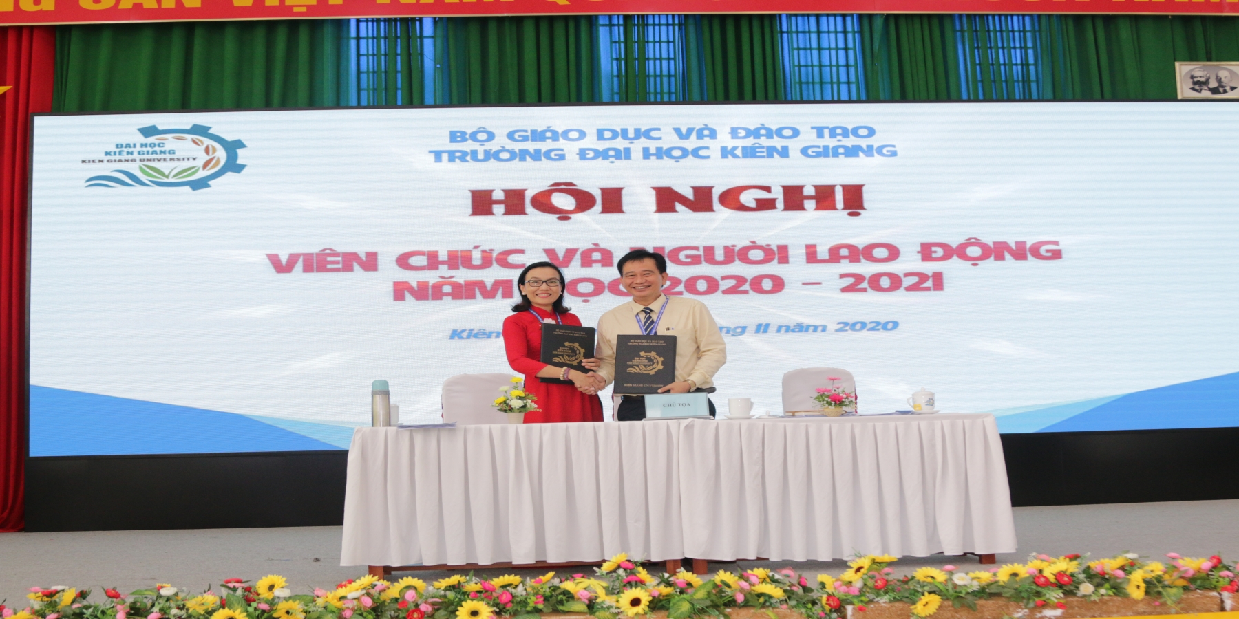 Năm học 2020 - 2021: Trường Đại học Kiên Giang phấn đấu tỷ lệ sinh viên đạt xuất sắc và giỏi trên 15%, khá 40%