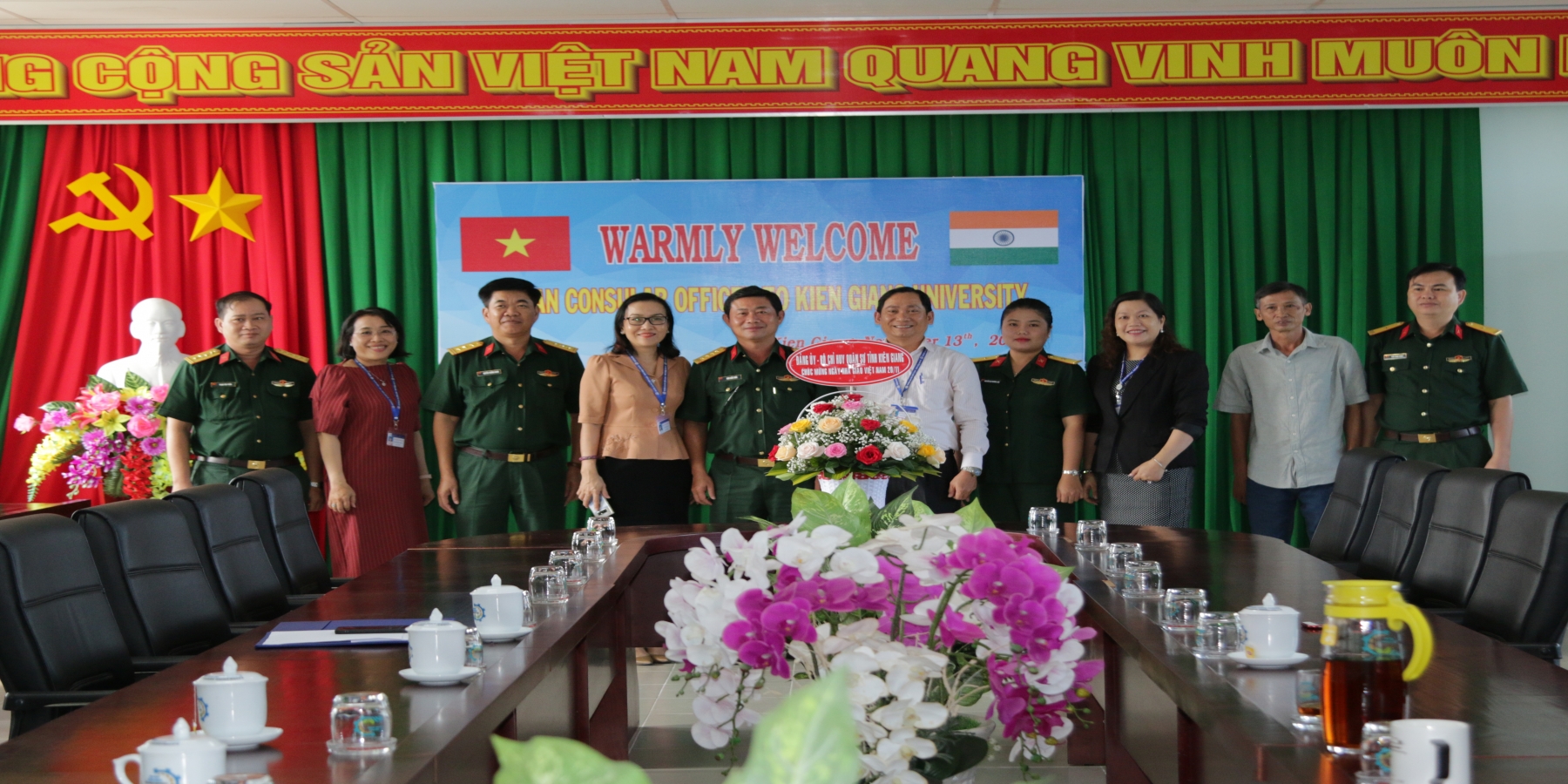Bộ chỉ huy Quân sự tỉnh Kiên Giang đến thăm và chúc mừng Nhà trường nhân Ngày 20/11