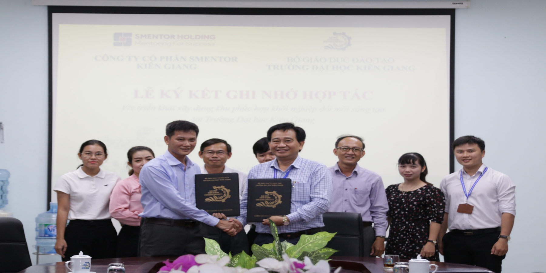 Trường Đại học Kiên Giang ký kết ghi nhớ hợp tác với Công ty cổ phần Smentor Kiên Giang