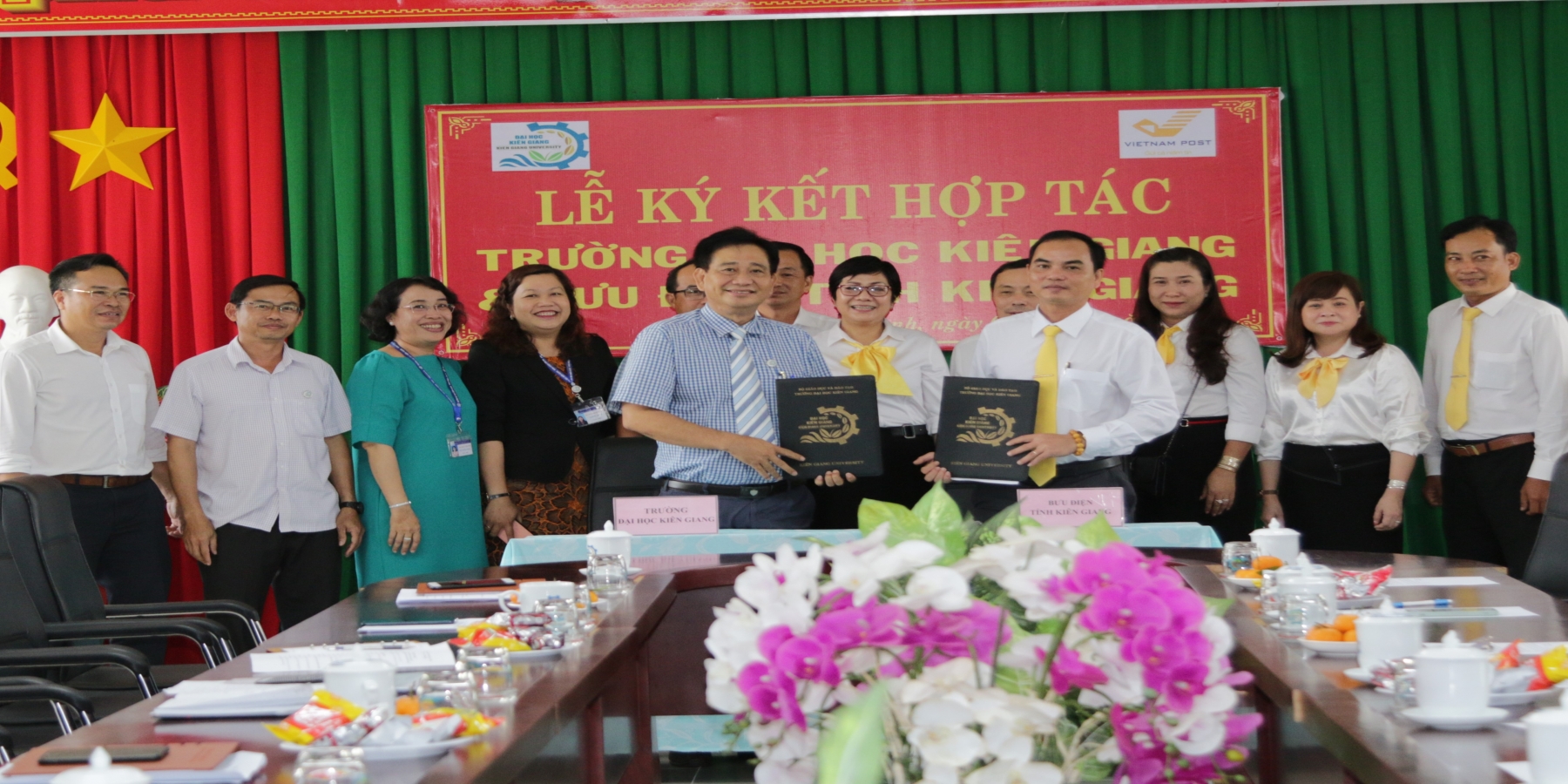 Trường Đại học Kiên Giang và Bưu điện tỉnh Kiên Giang hợp tác, hỗ trợ cùng tiến bộ