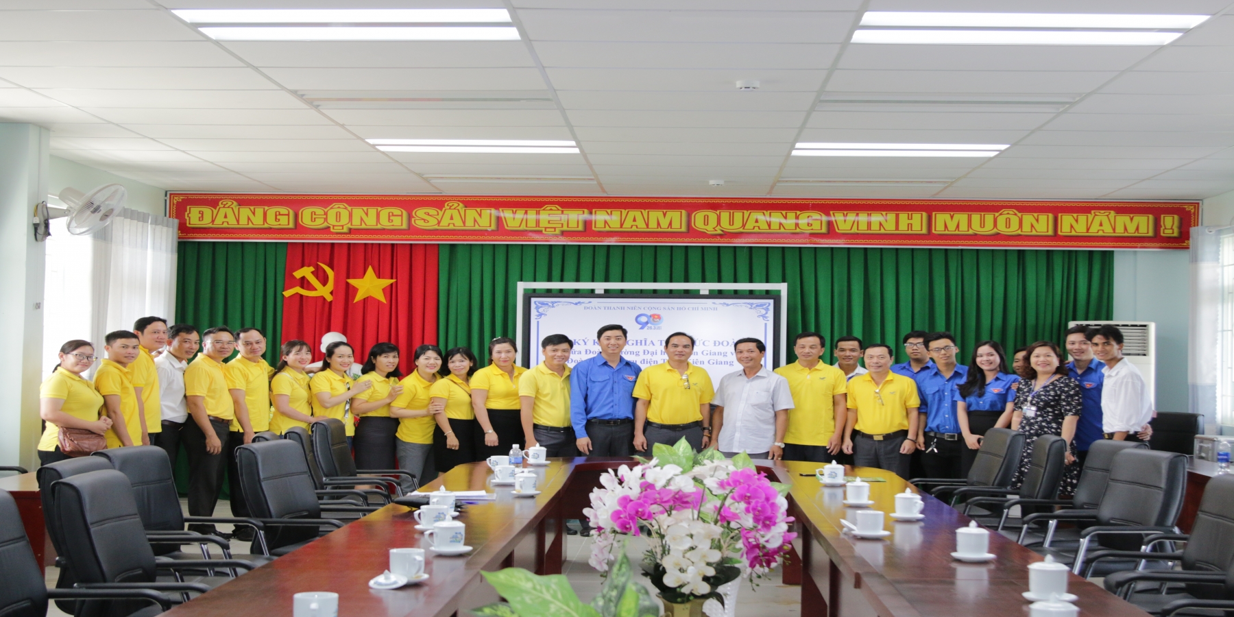 Đoàn trường Đại học Kiên Giang và Đoàn cơ sở Bưu điện tỉnh Kiên Giang gắn kết, thắt chặt tình đoàn kết