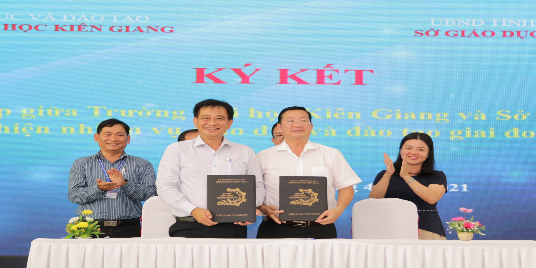  Phối hợp cùng Sở Giáo dục & Đào tạo tỉnh Kiên Giang nâng cao chất lượng giảng dạy, nghiên cứu, ứng dụng KHCN cho học sinh THPT