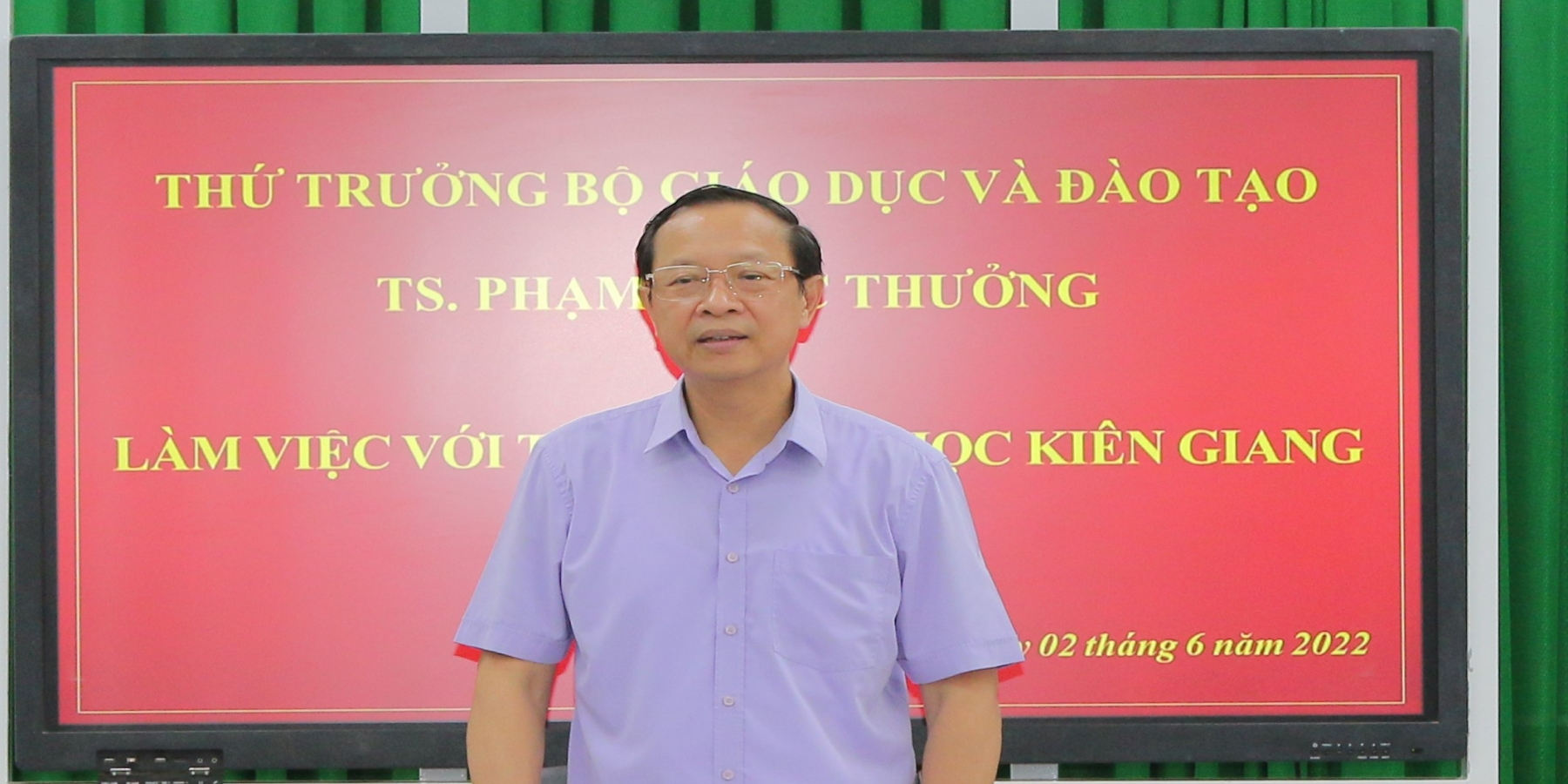 Thứ trưởng Bộ Giáo dục và Đào tạo Phạm Ngọc Thưởng đến làm việc tại Trường Đại học Kiên Giang