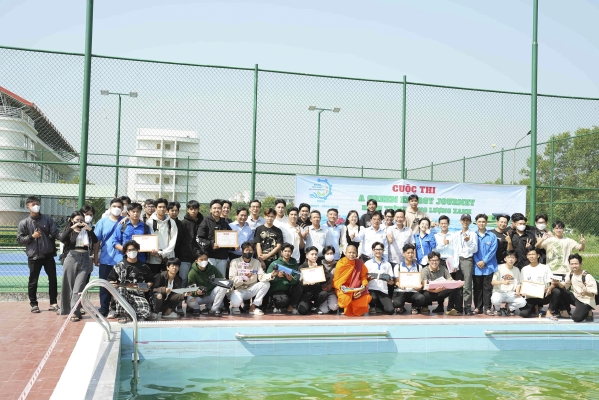 Sinh viên Trường Đại học Kiên Giang sáng tạo thuyền mini chạy bằng năng lượng xanh
