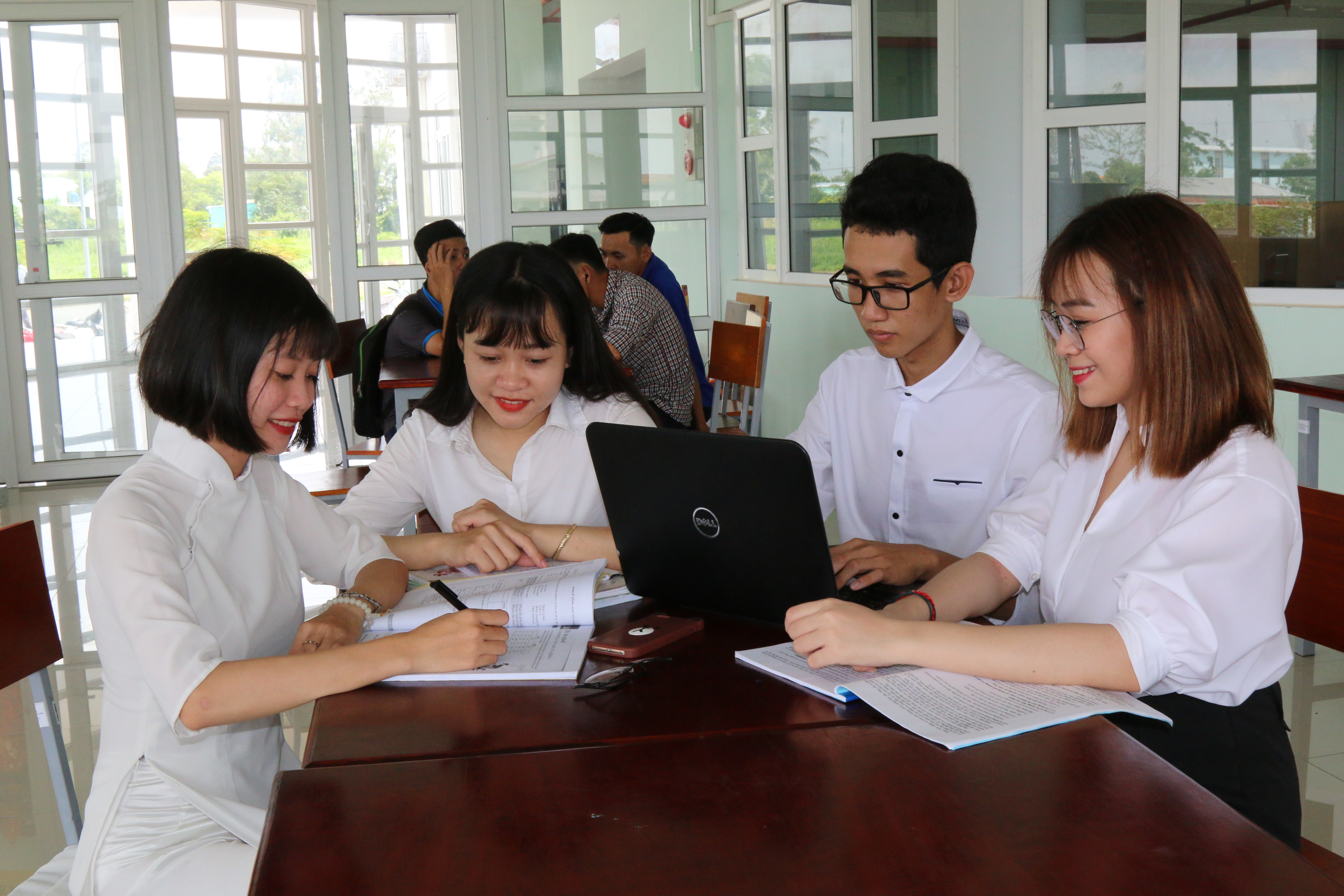 Sinh viên học tập tại Trường Đại học Kiên Giang