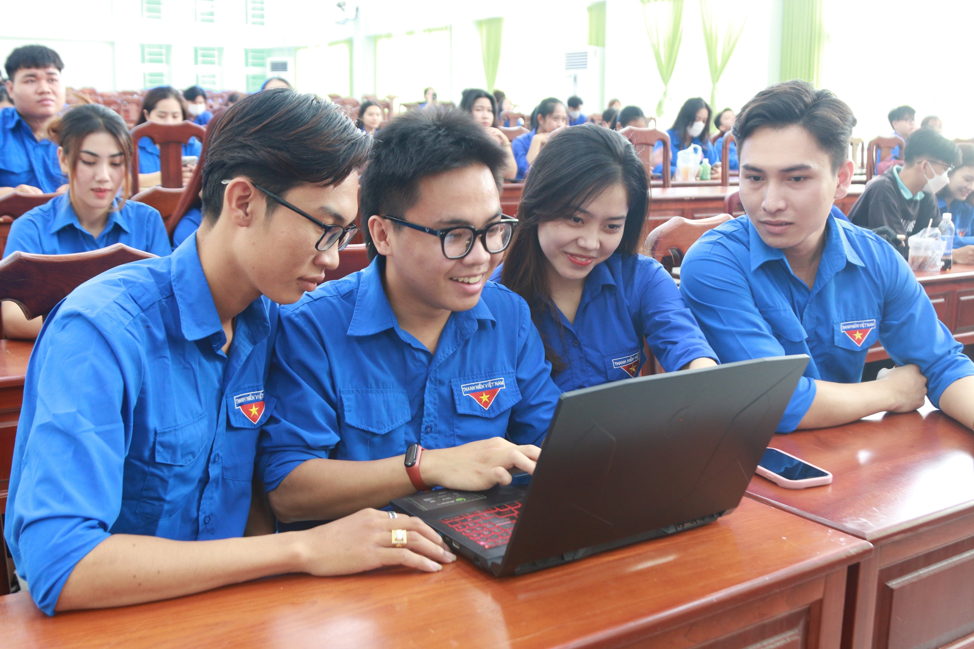 Tuổi trẻ Trường Đại học Kiên Giang tiên phong chuyển đổi số