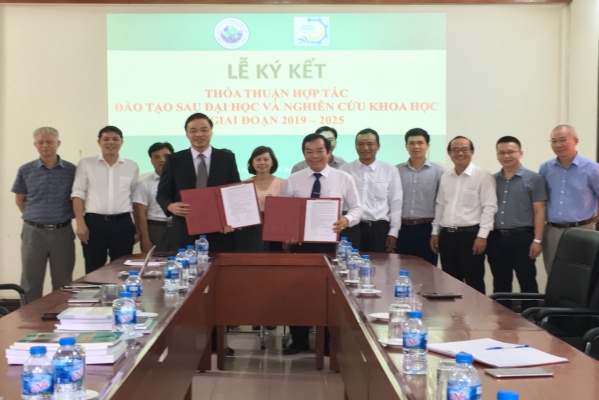 Thỏa thuận hợp tác đào tạo sau đại học và nghiên cứu khoa học giai đoạn 2019-2025 với Viện Khoa học Lâm nghiệp Việt Nam