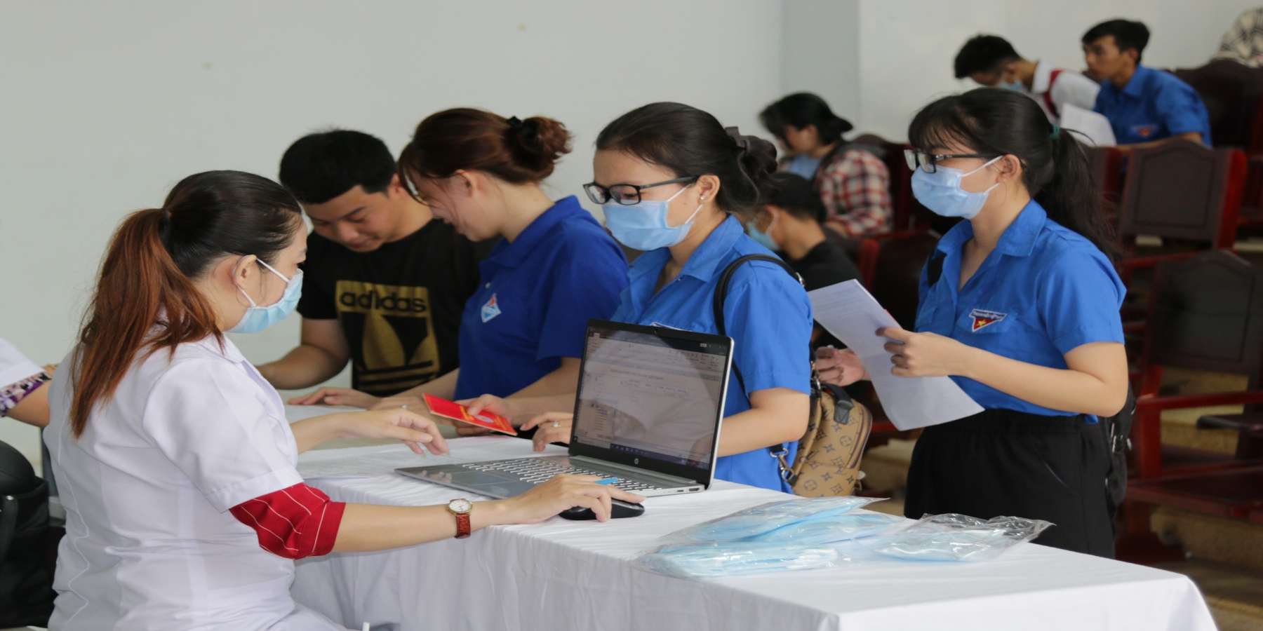 Đoàn viên thanh niên Trường Đại học Kiên Giang tham gia hiến máu tình nguyện vì cộng đồng