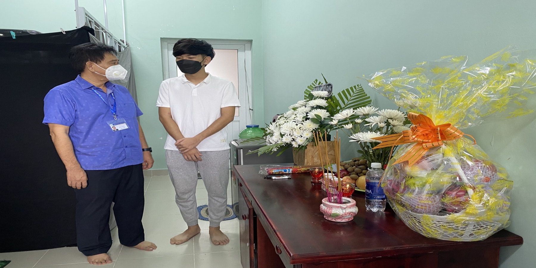 Kịp thời chia sẻ và động viên nam sinh viên Lào có cha vừa mất ở quê nhà