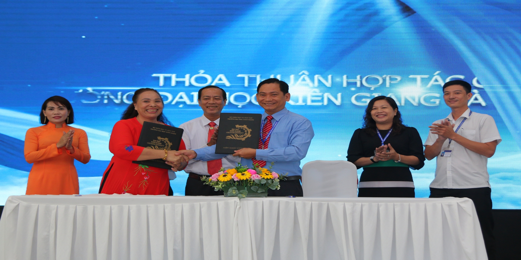 Ra mắt sản phẩm Trà Gừng Linh Chi trên nền tảng khởi nghiệp LNB Group