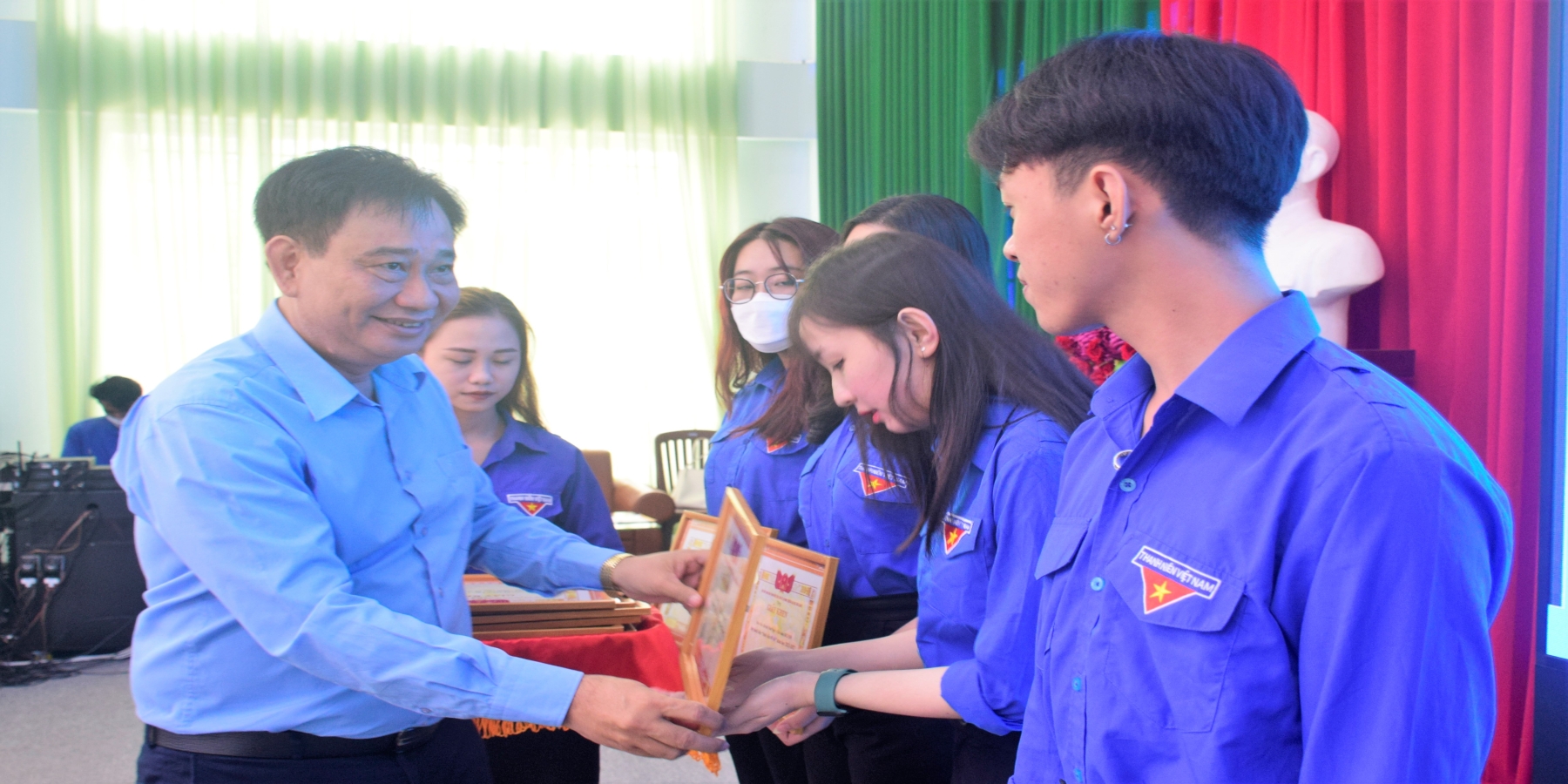 Trường Đại học Kiên Giang tuyên dương 19 “Sinh viên 5 tốt”