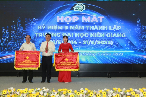 Trường Đại học Kiên Giang họp mặt kỷ niệm 9 năm thành lập