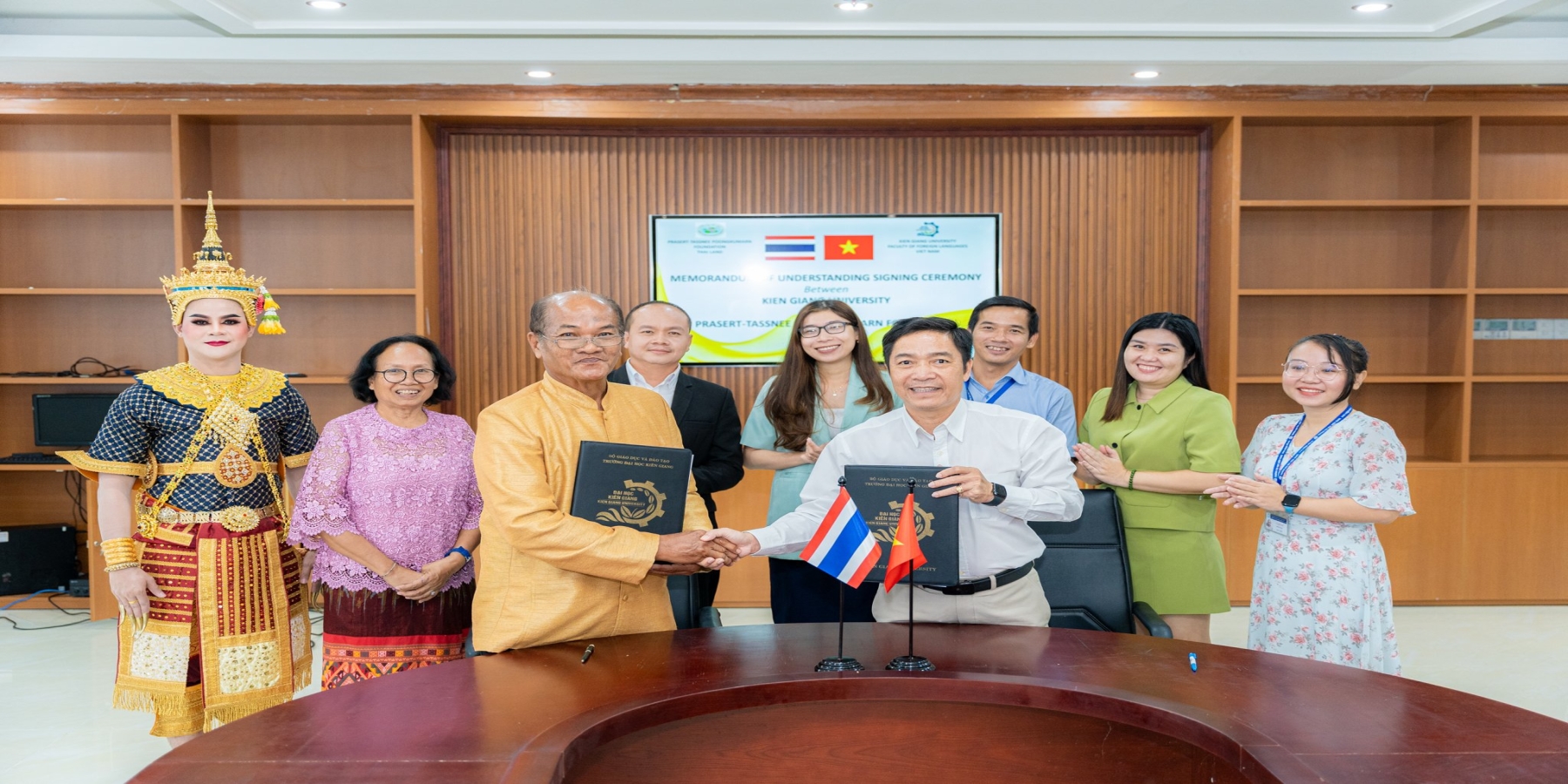 Trường Đại học Kiên Giang ký kết hợp tác với Tổ chức Prasert- Tassnee Poongkumarn Foundation, Thái Lan về giáo dục và khoa học 