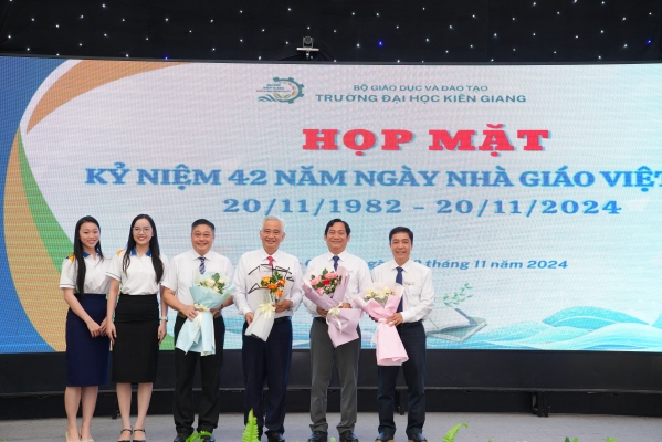 TRƯỜNG ĐẠI HỌC KIÊN GIANG LONG TRỌNG TỔ CHỨC HỌP MẶT KỶ NIỆM 42 NĂM NGÀY NHÀ GIÁO VIỆT NAM (20/11/1982 - 20/11/2024)