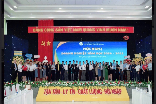 HỘI NGHỊ DOANH NGHIỆP NĂM HỌC 2024-2025: CẦU NỐI HỢP TÁC GIỮA TRƯỜNG ĐẠI HỌC KIÊN GIANG VÀ DOANH NGHIỆP