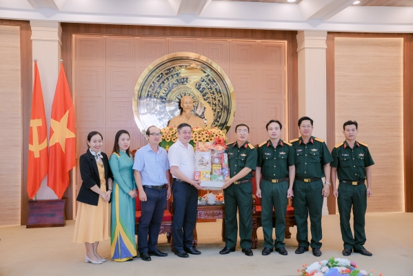 TRƯỜNG ĐẠI HỌC KIÊN GIANG THĂM VÀ CHÚC TẾT CÁC ĐƠN VỊ LỰC LƯỢNG VŨ TRANG XUÂN ẤT TỴ 2025