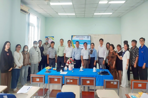 TRƯỜNG ĐẠI HỌC KIÊN GIANG TỔ CHỨC TỌA ĐÀM “NÂNG CAO HIỆU QUẢ HOẠT ĐỘNG THƯ VIỆN ĐÁP ỨNG YÊU CẦU, NHIỆM VỤ NGHIÊN CỨU, ĐÀO TẠO THEO HƯỚNG ỨNG DỤNG”