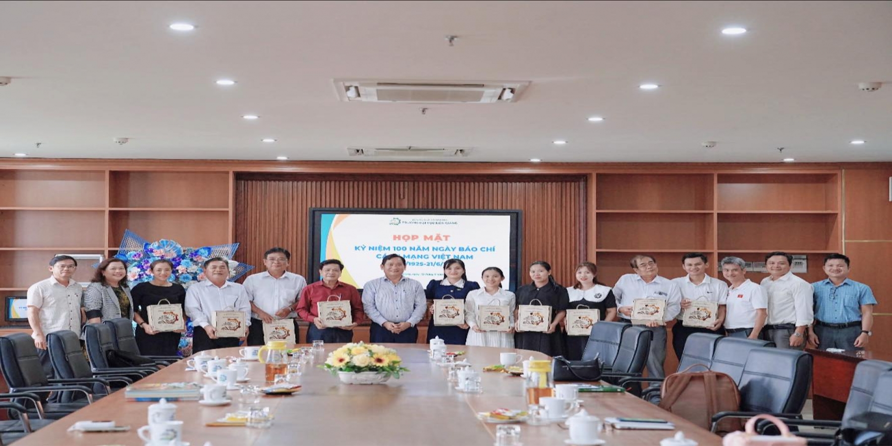 TRƯỜNG ĐẠI HỌC KIÊN GIANG TỔ CHỨC HỌP MẶT KỶ NIỆM 100 NĂM NGÀY BÁO CHÍ CÁCH MẠNG VIỆT NAM