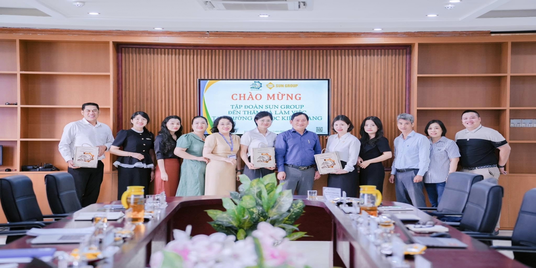 TRƯỜNG ĐẠI HỌC KIÊN GIANG ĐÓN TIẾP VÀ LÀM VIỆC VỚI TẬP ĐOÀN SUN GROUP: MỞ RA CƠ HỘI HỢP TÁC VÀ PHÁT TRIỂN NGUỒN NHÂN LỰC