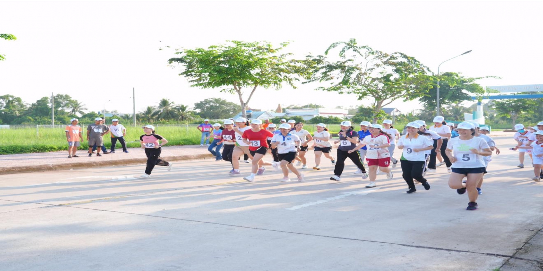 SÔI NỔI KHAI MẠC HỘI THAO 2025 – CHÀO MỪNG KỶ NIỆM 50 NĂM NGÀY GIẢI PHÓNG MIỀN NAM, THỐNG NHẤT ĐẤT NƯỚC VÀ 11 NĂM NGÀY THÀNH LẬP TRƯỜNG