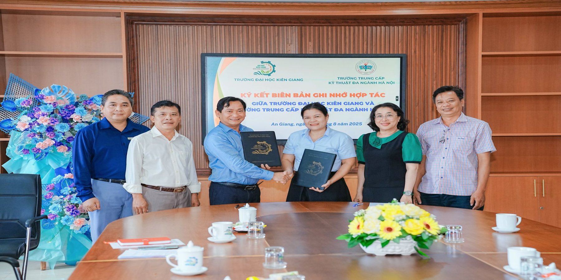 TRƯỜNG ĐẠI HỌC KIÊN GIANG KÝ KẾT BIÊN BẢN GHI NHỚ HỢP TÁC VỚI TRƯỜNG TRUNG CẤP KỸ THUẬT ĐA NGÀNH HÀ NỘI
