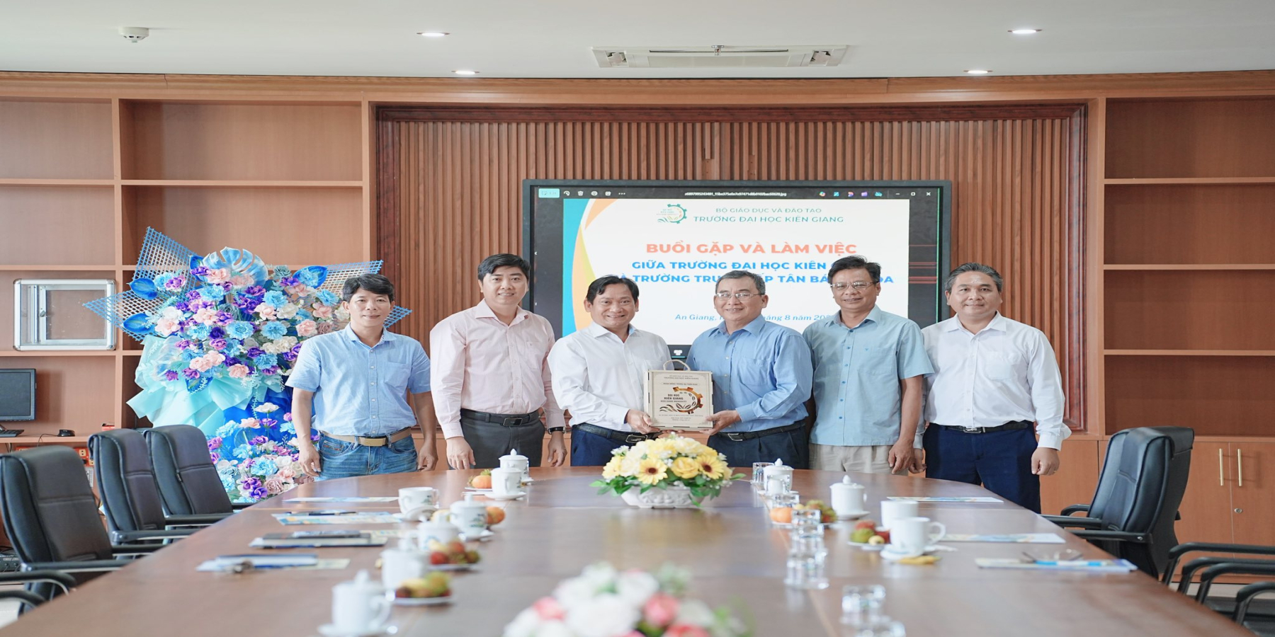 TRƯỜNG ĐẠI HỌC KIÊN GIANG ĐÓN TIẾP VÀ LÀM VIỆC VỚI TRƯỜNG TRUNG CẤP TÂN BÁCH KHOA TÂY NINH