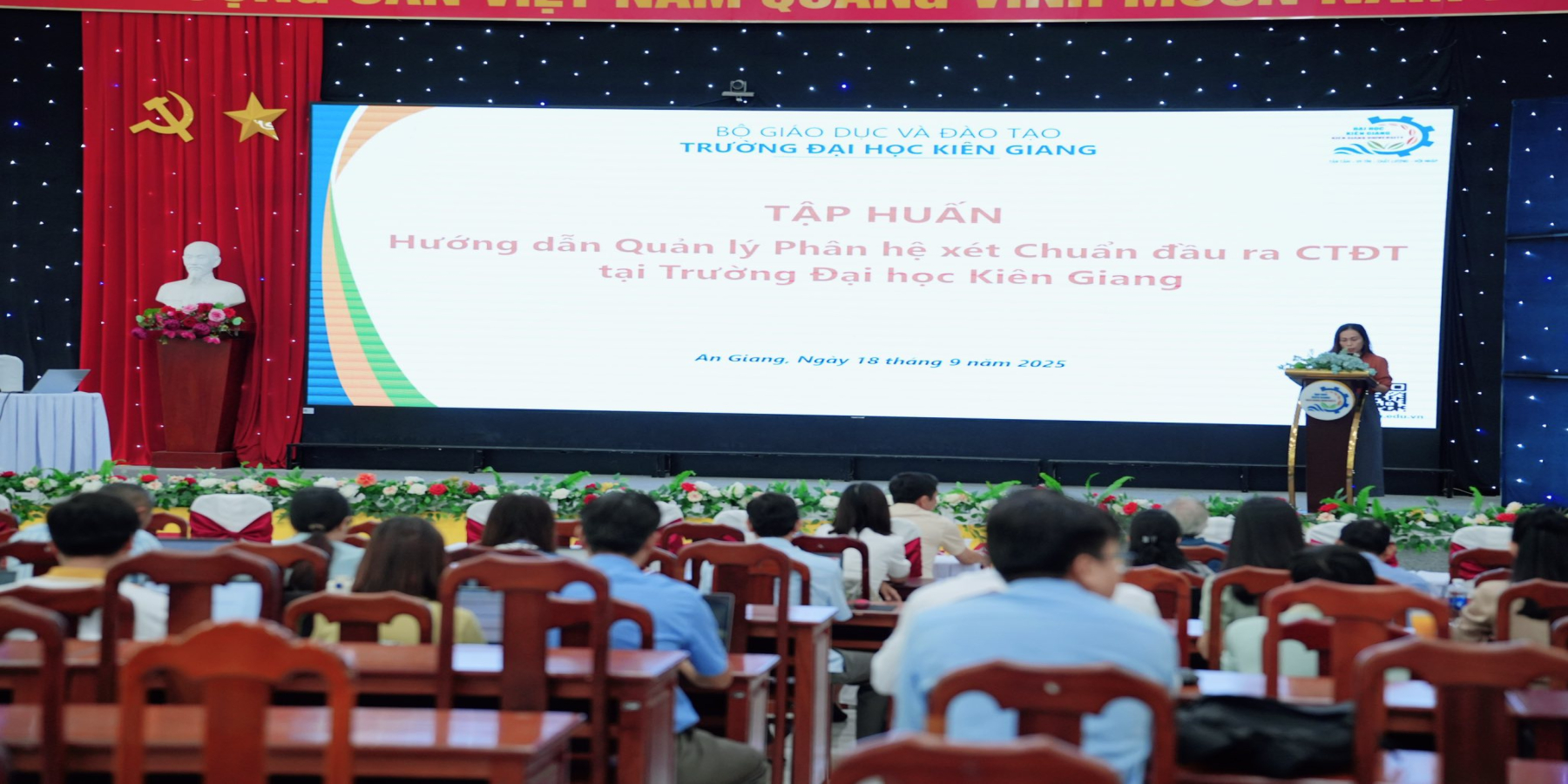 TRƯỜNG ĐẠI HỌC KIÊN GIANG TỔ CHỨC TẬP HUẤN TRIỂN KHAI CHỨC NĂNG ĐÁNH GIÁ CHUẨN ĐẦU RA, QUẢN LÝ ĐIỂM VÀ KHẢO SÁT TRÊN HỆ THỐNG HTQL.VNKGU.EDU.VN