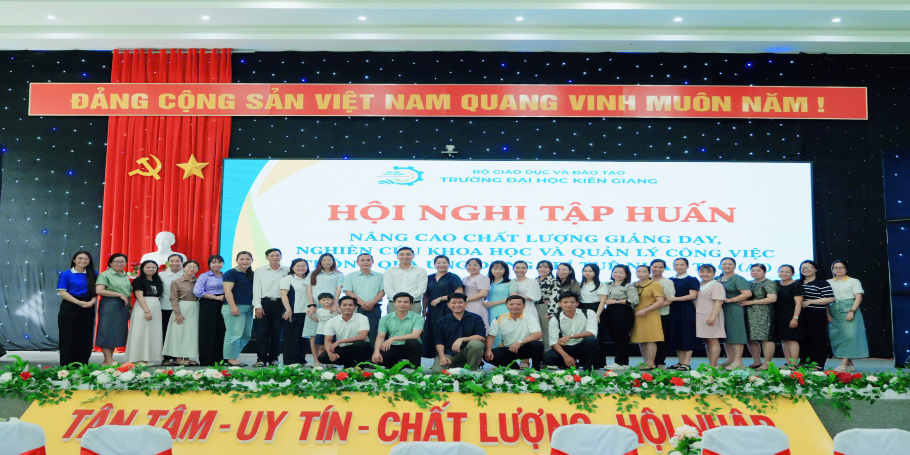 TRƯỜNG ĐẠI HỌC KIÊN GIANG TẬP HUẤN ỨNG DỤNG TRÍ TUỆ NHÂN TẠO TRONG GIẢNG DẠY, NGHIÊN CỨU KHOA HỌC VÀ QUẢN LÝ CÔNG VIỆC
