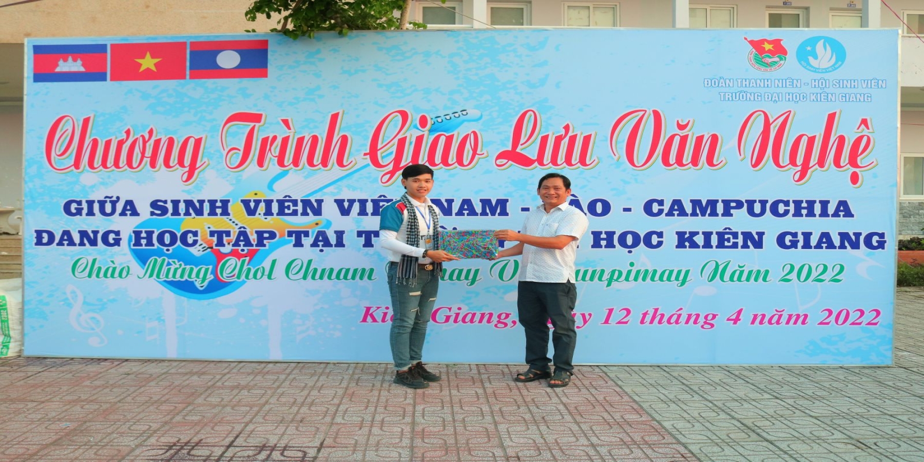 The delegation of Kien Giang University organized the Chol-Chnam-Thmay traditional New Year for Cambodian students